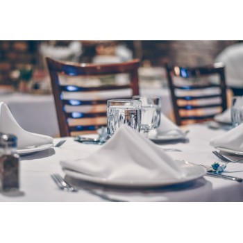 WHITE LINEN NAPKINS (Set Of 4) WHITE LINEN NAPKINS (Set Of 4)